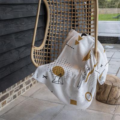 The Range Trendy Geometric Elements Blanket - White