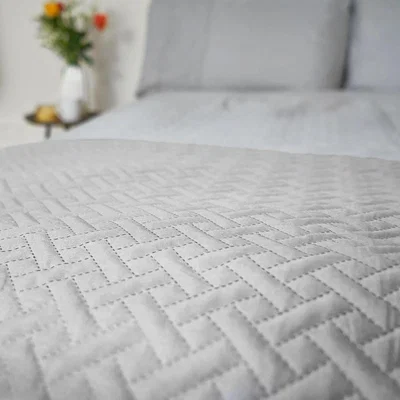 The Range Brentfords Geo Pinsonic Throw Quilted Bedspread - Silver / 150cm