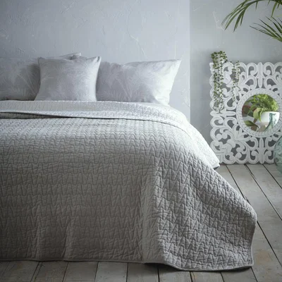 The Range Portfolio Home Aspect Quilted Throwover - White