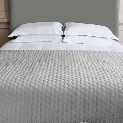 The Rug Seller Halo Quilted Soft Luxury Throw in Silver Grey