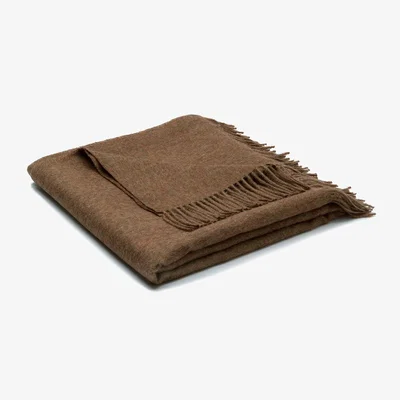 Tobias Oliver Nobilis | Amanda Throw | Caramel