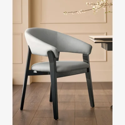 Danetti Amelia light grey leather dining chair