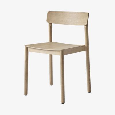 Made in Design Betty TK2 Stacking chair - / Wood by &tradition Natural wood