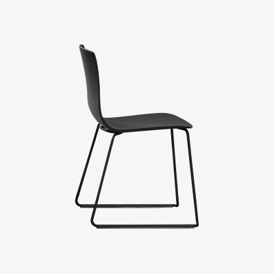 Made in Design Aava Stackable chair - Aava Sledge leg by Arper Black