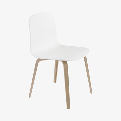 Made in Design Visu Chair - / Wooden legs by Muuto White/Natural wood