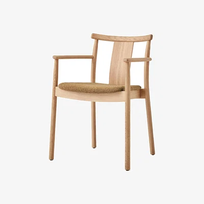 Nordic Nest Audo Copenhagen Merkur arm chair with cushion Oak-Bouclé 06 gold