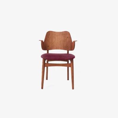 Nordic Nest Warm Nordic Gesture chair upholstered seat Bordeaux-oiled teak oak legs