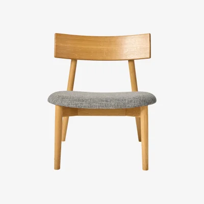 Nordic Nest MUUBS Tetra lounge chair Concrete-colored fabric–natural oiled oak