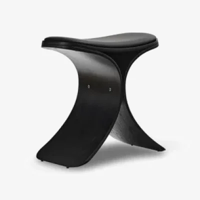 Nordic Nest Gejst Luno stool 48x28x72 cm Black oak-black leather