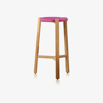 Nordic Nest A2 Happy Barstool low Cerise oak legs