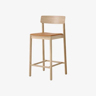 Nordic Nest &Tradition Betty TK14 Counter Chair 65 cm Noble leather cognac-lacquered solid oak