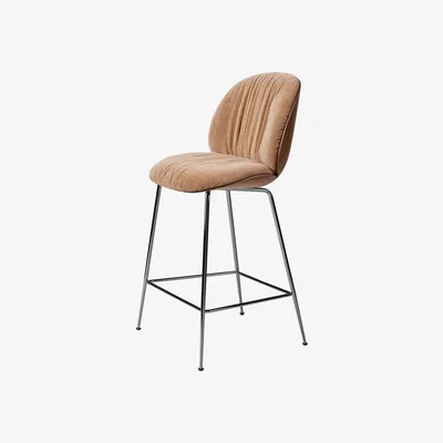 Nordic Nest GUBI Beetle Soft barstool 65 cm front-upholstered Belsuede Dedar 132-lacquered walnut-black chrome