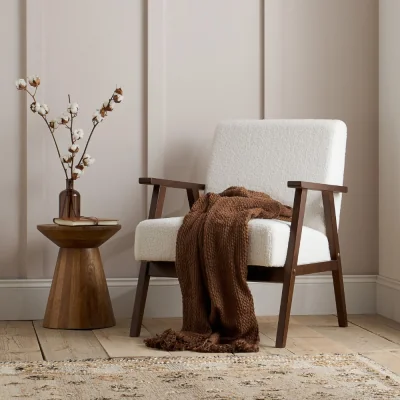 Happy Beds Ellwood – Boucle Armchair – White/Walnut – Wooden/Fabric – Happy Beds