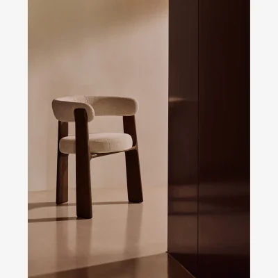 Kave Home Granite fire-retardant chair (3 legs) in beige chenille and solid ash wood with walnut-coloured finish FSC 100%