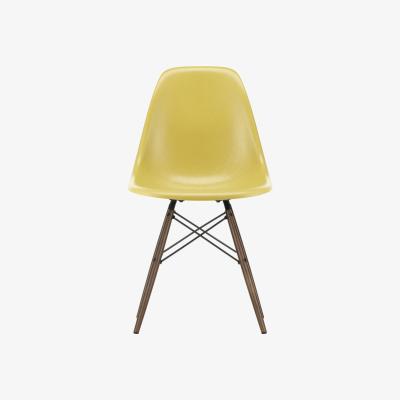 Made in Design DSW - Eames Fiberglass Side Chair Chair - / (1950) - Dark wood by Vitra Beige