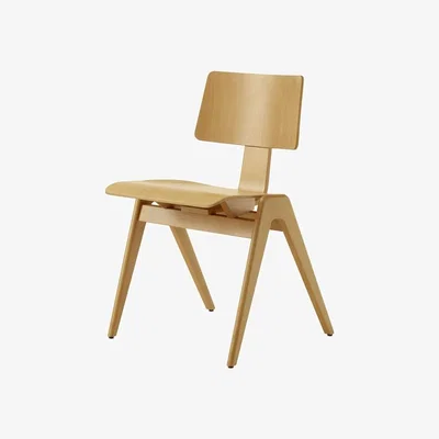 Made in Design Daystak RD1 Stacking chair natural wood / Robin Day, 1951 - &tradition