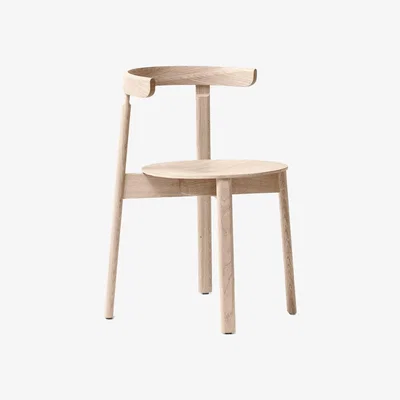 Nordic Nest Form & Refine Lunar chair White oak