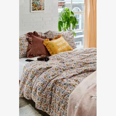 Urban Outfitters Urban Outfitters Yvette Strawberry Duvet Set King
