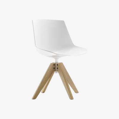 Made in Design Flow Swivel chair - 4 VN oak legs by MDF Italia White/Natural wood