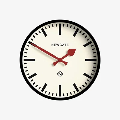 Amara The Luggage Clock