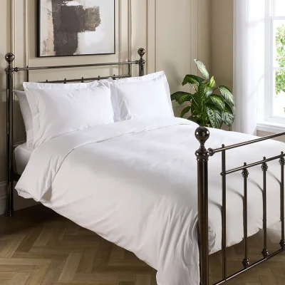 The Range 4 Star Duvet Cover Set - White / King