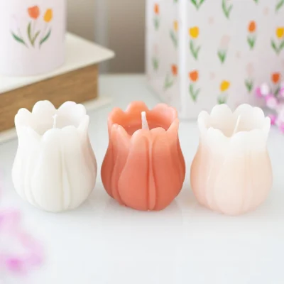 The Range Set of 3 Tulip Shaped Candles - Multicolour