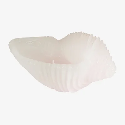 Westwing Handmade Candle Cargol in Seashell