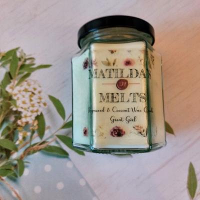 The Range Great Girl Scented Candle - White
