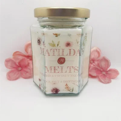 The Range Rock Salt and Driftwood Scented Candle - White