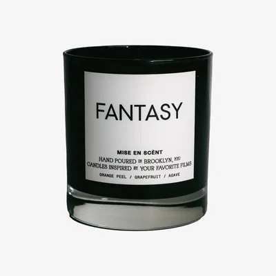Wolf & Badger Black Fantasy Candle Mise En Scènt