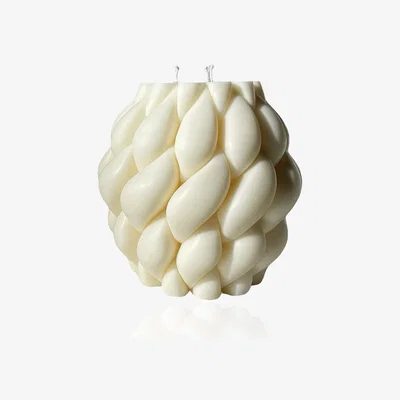 Wolf & Badger White Amelia Eco Soy Candle Olive Gergel