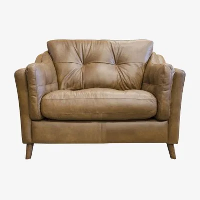 Downtown Alexander & James Saddler Leather Snuggler