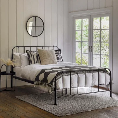Woods Furniture Lamba Metal Bed - Black - Lamba King Bed in Black