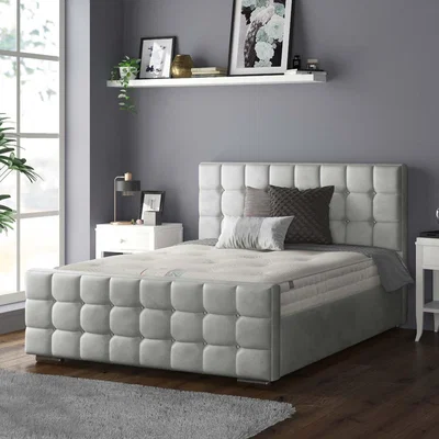 The Range Cube Chesterfield Plush Velvet Bed Frame with Diamonds - Silver / Single