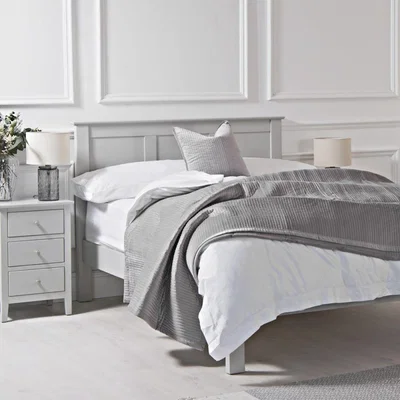 Chiltern Oak Furniture Wilmslow Grey Painted Double Bed Frame