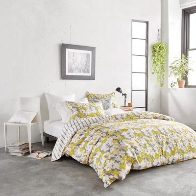 Amara DKNY - Cutout Floral Duvet Cover - King