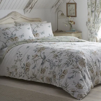 Downtown Dreams and Drapes Amelle Duvet Cover Set Green - King