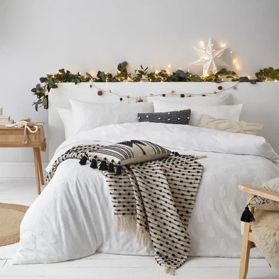 The Range Tufted Festive Tree Duvet Cover Set - Snow / King