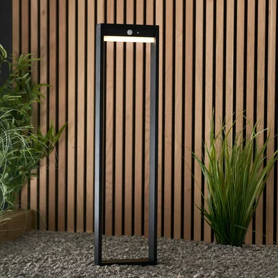 Dunelm Vogue Callen 80cm Outdoor Solar PIR Floor Light Black