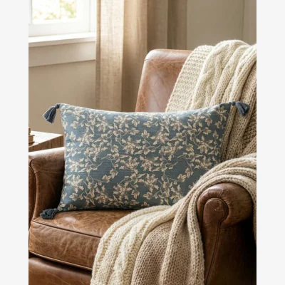Dibor Vintage Indigo & Ivory Cushion with Tassels