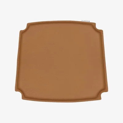 Made in Design Accessory leather brown / Cushion for Wishbone Chair - CARL HANSEN & SON
