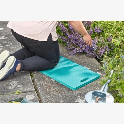 Downtown Smart Garden Jumbo Kneeler Cushion In Green