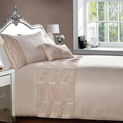 The Range Valencia Cushion - Pink