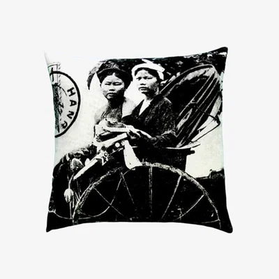 Wolf & Badger Conducteur De Pousse-Pousse / Tonkin Cyclo Women Cushion One Size The Annam House