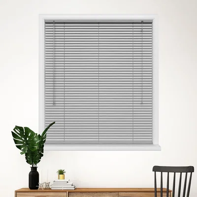 Homebase Silver 25mm Aluminium Venetian Blind - 120x152cm