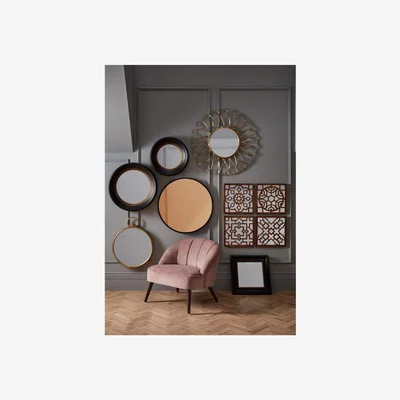 Furniture123 Coen Antique Gold Metal Petal Design Round Wall Mirror
