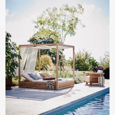 OKA OKA, Verdandi Garden Day Bed - Areca Putting Green, Garden Seating