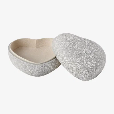 Amara AERIN - Shagreen Heart Box - Dove