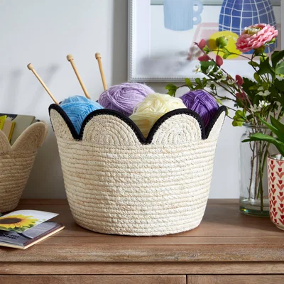 Dunelm Medium Scalloped Maize Basket Black