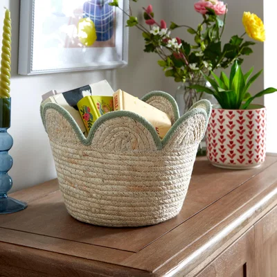 Dunelm Small Scalloped Maize Basket Green